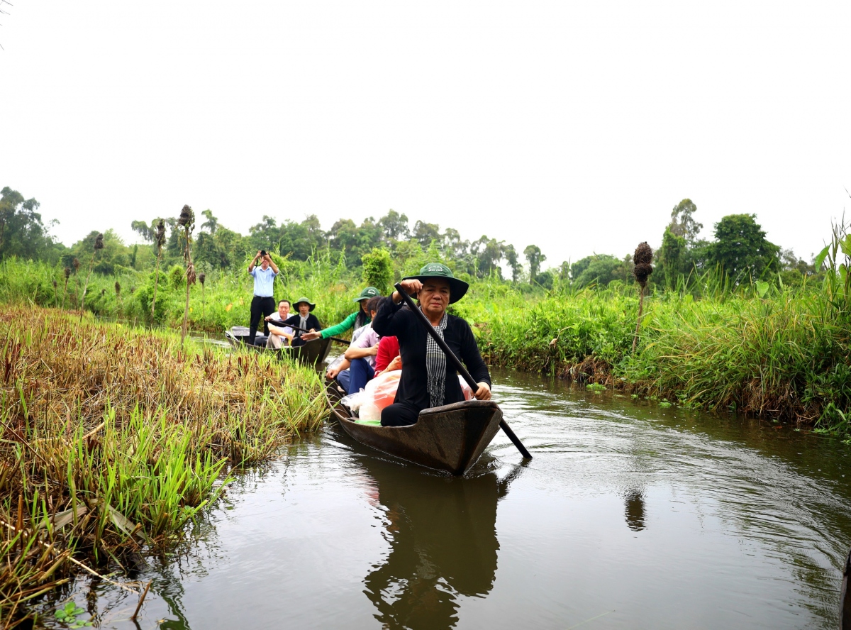 ghi dau an dat sen hong Dong thap trong long du khach hinh anh 3