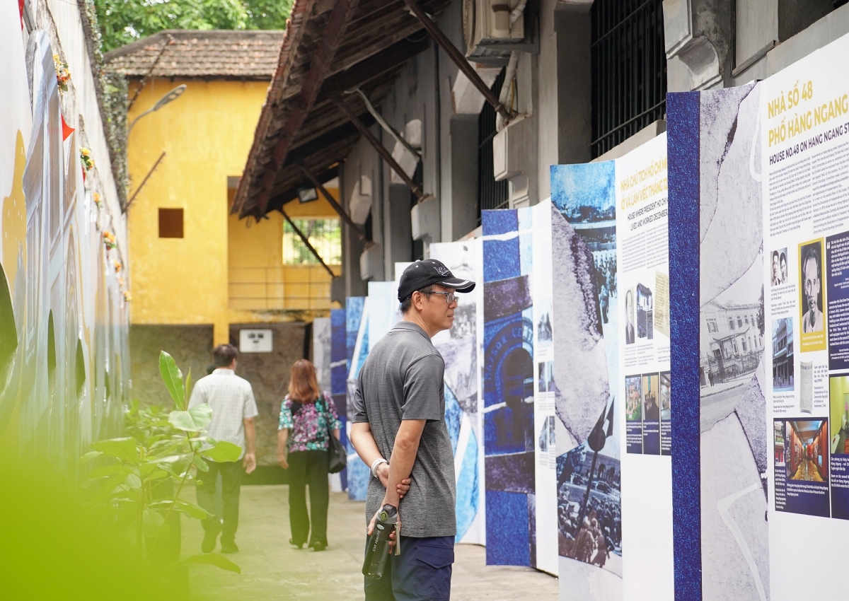 tim hieu lich su ha noi qua trien lam mot thoang di san hinh anh 2