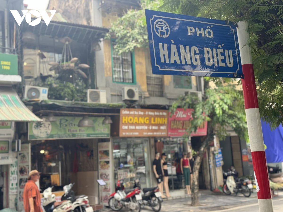 2 quan an tren pho hang Dieu ha noi duoc michelin vinh danh hinh anh 1